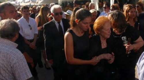 Συγκλόνισε ο εγγονός στην κηδεία του Κυριάκου Μαμιδάκη