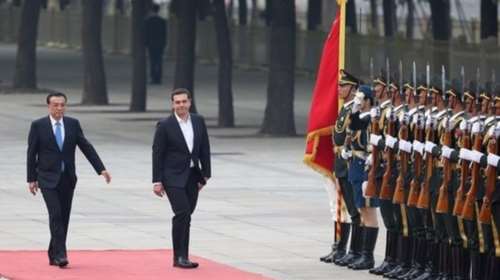 Κουφό δώρο του Κινέζου πρωθυπουργού στον Τσίπρα-Δείτε φωτογραφίες