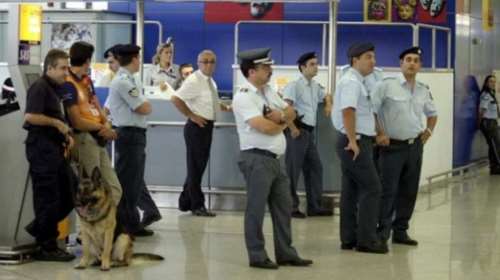 Εισβολή του Ρουβίκωνα στο check in της  EL AL στο Βενιζέλος
