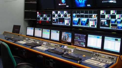 Ανοιχτό παράθυρο για αύξηση των τηλεοπτικών αδειών από την κυβέρνηση