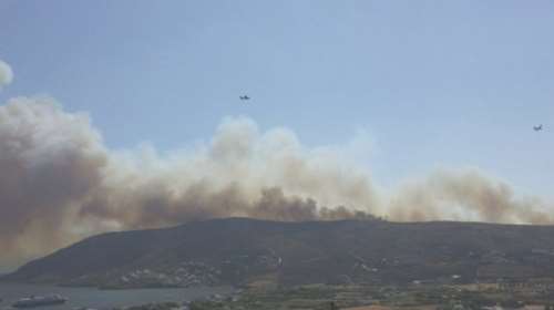 Σε εξέλιξη φωτιά στην Άνδρο, στην περιοχή του Φελλού-Δείτε φωτο