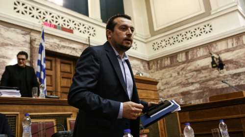 Στα χαρακώματα κυβέρνηση-ΝΔ για άδειες και κανάλια