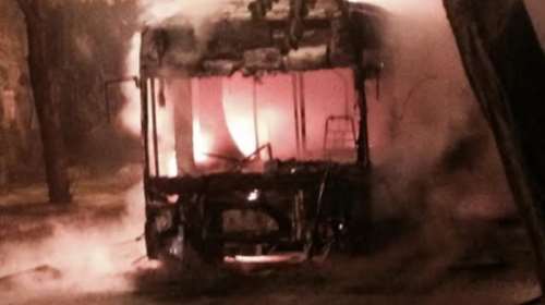 Το Δημόσιο θα πληρώσει 700.000€ για καμένα λεωφορεία από κουκουλοφόρους