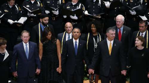 Ομπάμα και Μπους μαζί στην τελετή στο Ντάλας