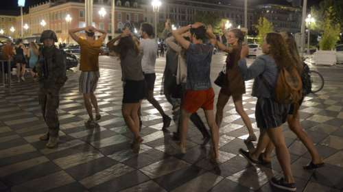 Μηνύματα μίσους &amp; πανηγυρισμοί υποστηρικτών του ISIS