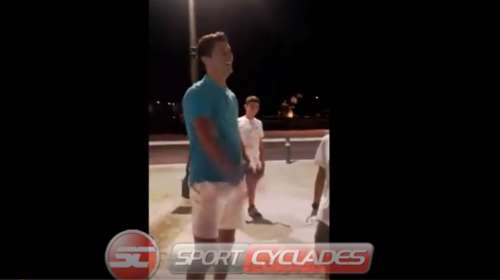 Ο Λεβαντόφσκι παίζει μπάλα με παιδιά στη Νάξο- video