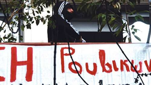 Ούτε...νυχοκόπτης στα σπίτια μελών του Ρουβίκωνα