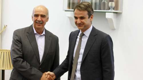 Θερμό κλίμα στη συνάντηση Μητσοτάκη - Μεϊμαράκη στη Βουλή