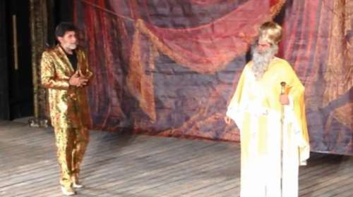 Sold out στην παράσταση του Κιμούλη που «αφόρισε» ο Αμβρόσιος