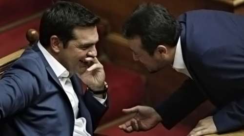 Η "μάχη για το Σύνταγμα" μετά την ήττα για τον εκλογικό νόμο