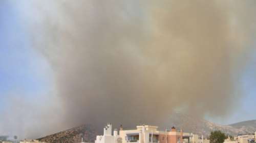 Έσβησε η πυρκαγιά στη λεωφόρο Ποσειδώνος, στη Γλυφάδα