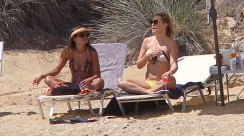 Στη Σκιάθο κάνει τις διακοπές της η Κέιτ Χάντσον