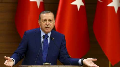 Τα ψιλομαζεύει ο Ερντογάν για την θανατική ποινή