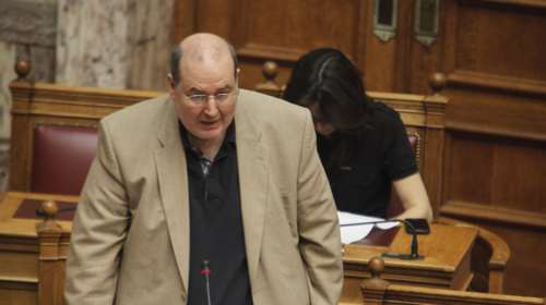 Φίλης: Νόμιμη και ηθική η απόσπαση της Μπέτυς Μπαζιάνα στο ΕΜΠ