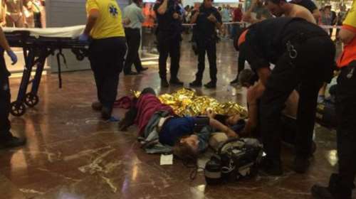 Επίθεση άνδρα με μαχαίρι σε σταθμό τρένου στη Βαρκελώνη