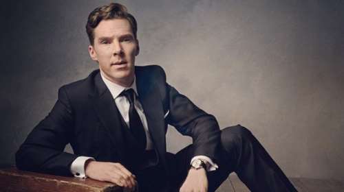 O Μπένεντικτ Κάμπερμπατς ύψωσε τη σημαία της Ουκρανίας σε τελετή απονομής βραβείων