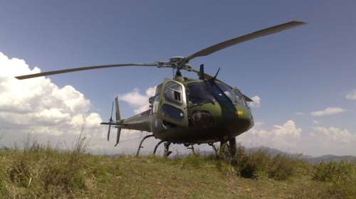 Σώθηκαν από συντριβή ελικοπτέρου και τους πήραν ομήρους οι Ταλιμπάν