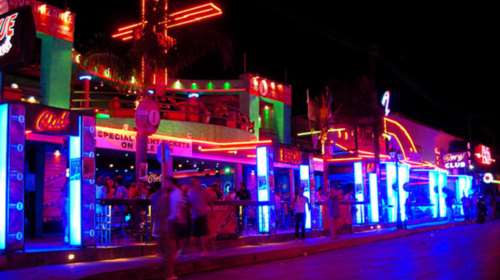 Χαροπαλεύει τουρίστρια που χτύπησε σε μπαρ της Ζακύνθου