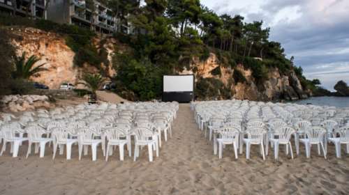 Πάμε σινεμά στην παραλία; Ή μήπως καλύτερα στην πλατεία;