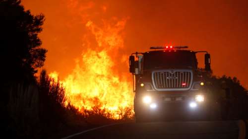 Φλέγεται η Καλιφόρνια - Κινδυνεύουν σπίτια