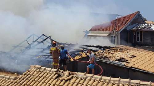 Υπό έλεγχο η φωτιά στη Λευκάδα-Κάηκαν σπίτια στο παλιό κέντρο