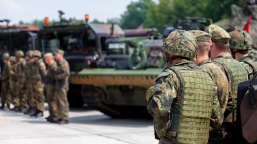 Έλληνες οπλίτες σκέφτονται να προσλάβουν οι Γερμανοί