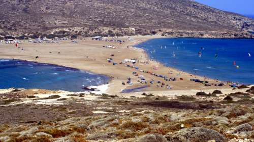 Το νησί που το καλοκαίρι γίνεται χερσόνησος