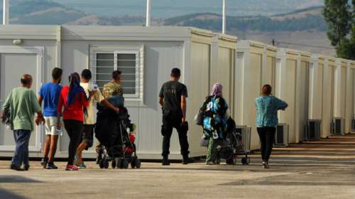 Παιδιά θύματα κακοποίησης σε καταυλισμούς προσφύγων της Ελλάδας
