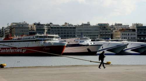 Αρση απαγορευτικού απόπλου από Πειραιά και Ραφήνα