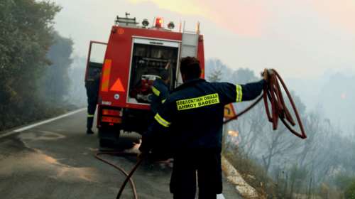 Νεκρός πυροσβέστης σε πυρκαγιά στη Βοιωτία