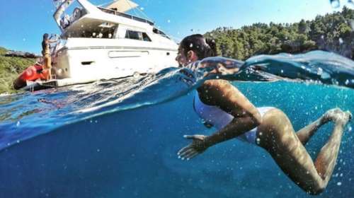 Χριστίνα Μουστάκα: Οι εκπληκτικές υποβρύχιες φωτογραφίες της στο instagram