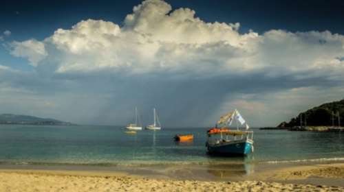 Θερμοκρασία ως τους 36 βαθμούς αλλά και τοπικές βροχές