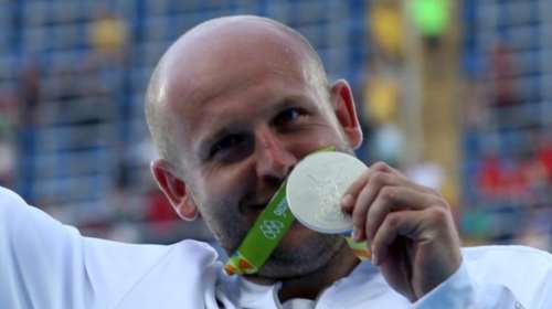 Παγκόσμια συγκίνηση προκαλεί ο «ασημένιος» πολωνός δισκοβόλος του Ρίο