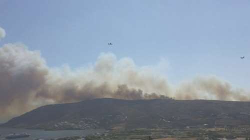 Σε εξέλιξη μεγάλη φωτιά στα Πηγάδια Ταϋγέτου