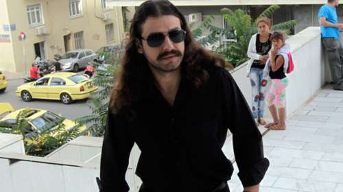 Mε ρόπαλα και σιδερογροθιές η επίθεση Μπαρμπαρούση κατά του αστυνομικού