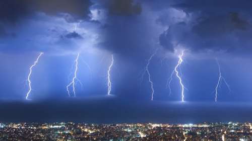 25.000 κεραυνοί σε 12 ώρες «χτύπησαν» τη Δυτ. Μακεδονία