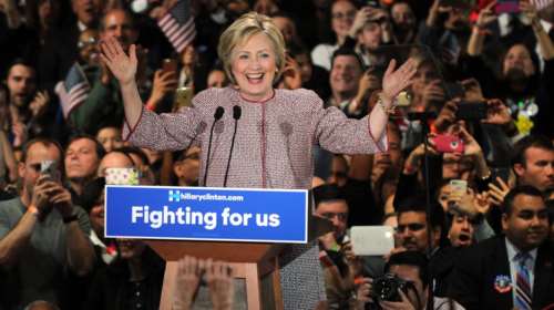 &quot;Ετοιμη για όλα&quot; η Χίλαρι ενόψει ντιμπέιτ με τον Τραμπ