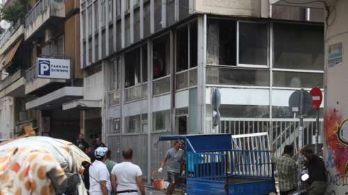 Γκαζάκια σε κτίριο με πρόσφυγες στα Εξάρχεια