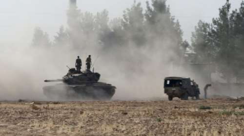 Τουρκικά άρματα εισβάλουν στη Συρία, «κεραυνοί» Ερντογάν