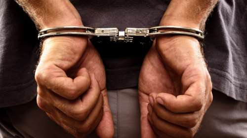 Συνελήφθη στη Βούλα για απάτη - μαμούθ 9 εκατ. δολαρίων