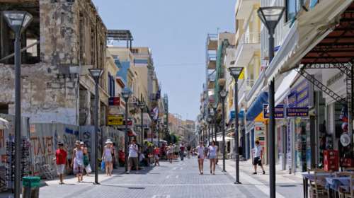 «Βγάλε τα παντελόνια σου, δεν χτυπάμε γυναίκες στην Κρήτη»