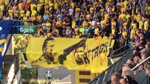 Εμετικό πανό των Δανών: Εκοψαν το κεφάλι του Μπέργκ