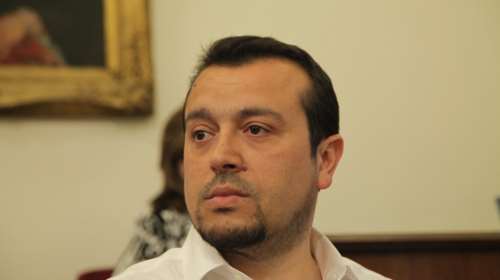 Ο Παππάς &quot;ευλογεί&quot; Καραμανλή, &quot;την πέφτει&quot; στη ΝΔ