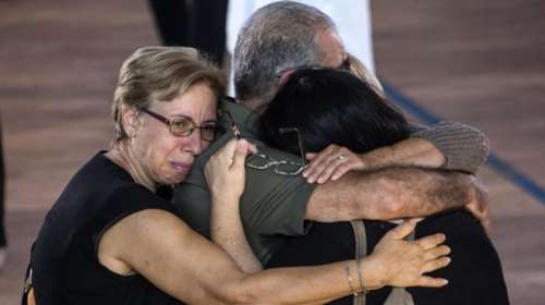 Θρήνος: Η Ιταλία κηδεύει τους 290 νεκρούς της - Απαρηγόρητος ο Ρέντσι