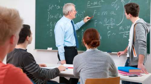 Γκάφα του υπ. Παιδείας: Εκπαιδευτικοί κινδυνεύουν να χάσουν τη σύνταξη