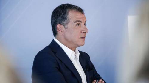 Θεοδωράκης: Απόλυτο λάθος των ΣΥΡΙΖΑΝΕΛ οι 4 άδειες