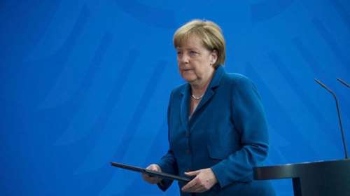 Πέφτει η Μέρκελ, ανεβαίνουν οι ακροδεξιοί