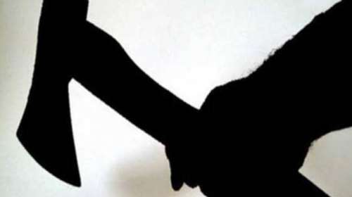 Τρίκαλα: Απείλησε τους γονείς του με τσεκούρι, βούτηξε στο κενό