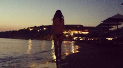 Ποιά είναι η γυναίκα που κάνει διακοπές με τον Παπακαλιάτη;