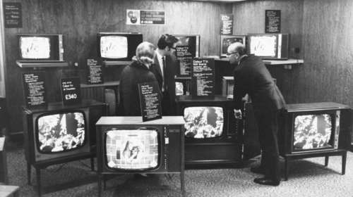 Οταν στην Αθήνα υπήρχαν 1000 τηλεοράσεις: Το χρονικό της ελληνικής tv